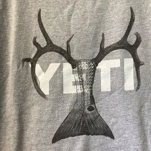 Yeti size med grey short sleeve t shirt